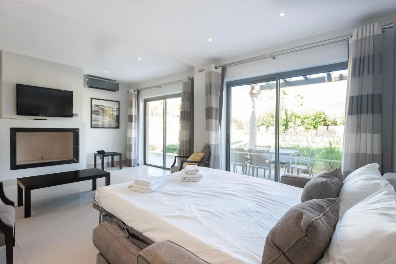 Vilamoura Pine Hills Villa